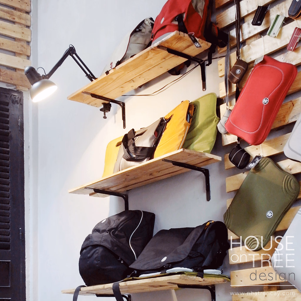 Crumpler Warehouse shop — image 3