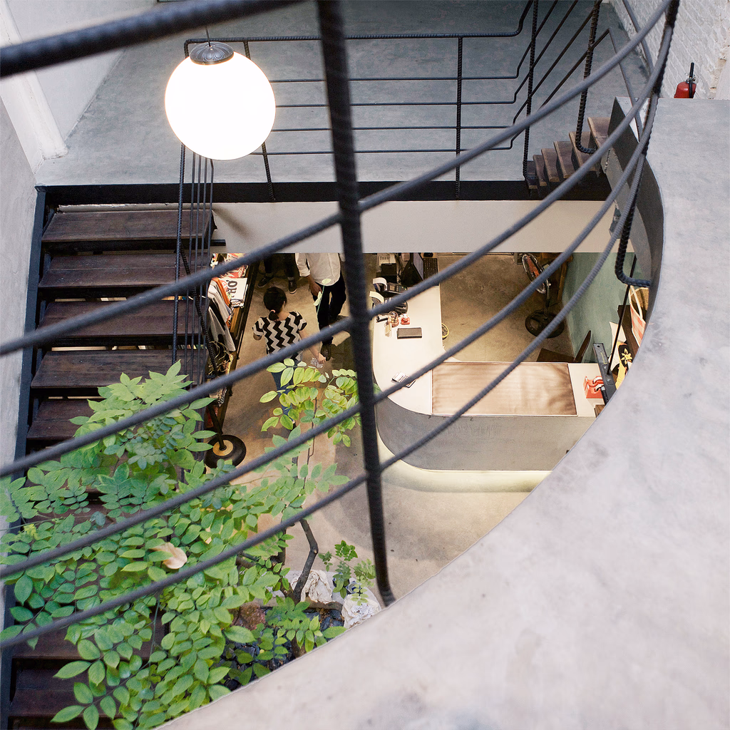 Saigon boutique — image 3