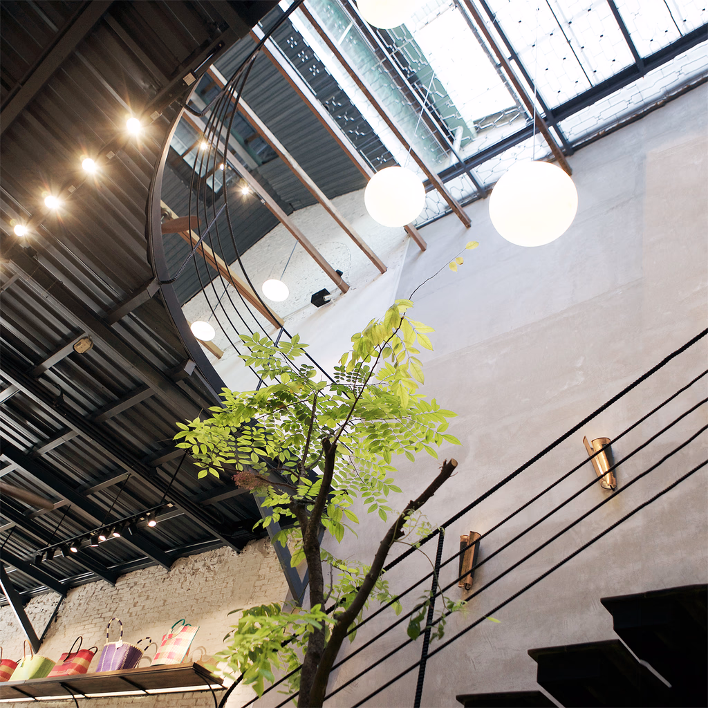 Saigon boutique — image 4