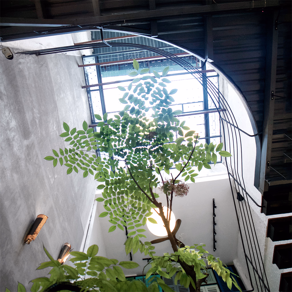 Saigon boutique — image 9