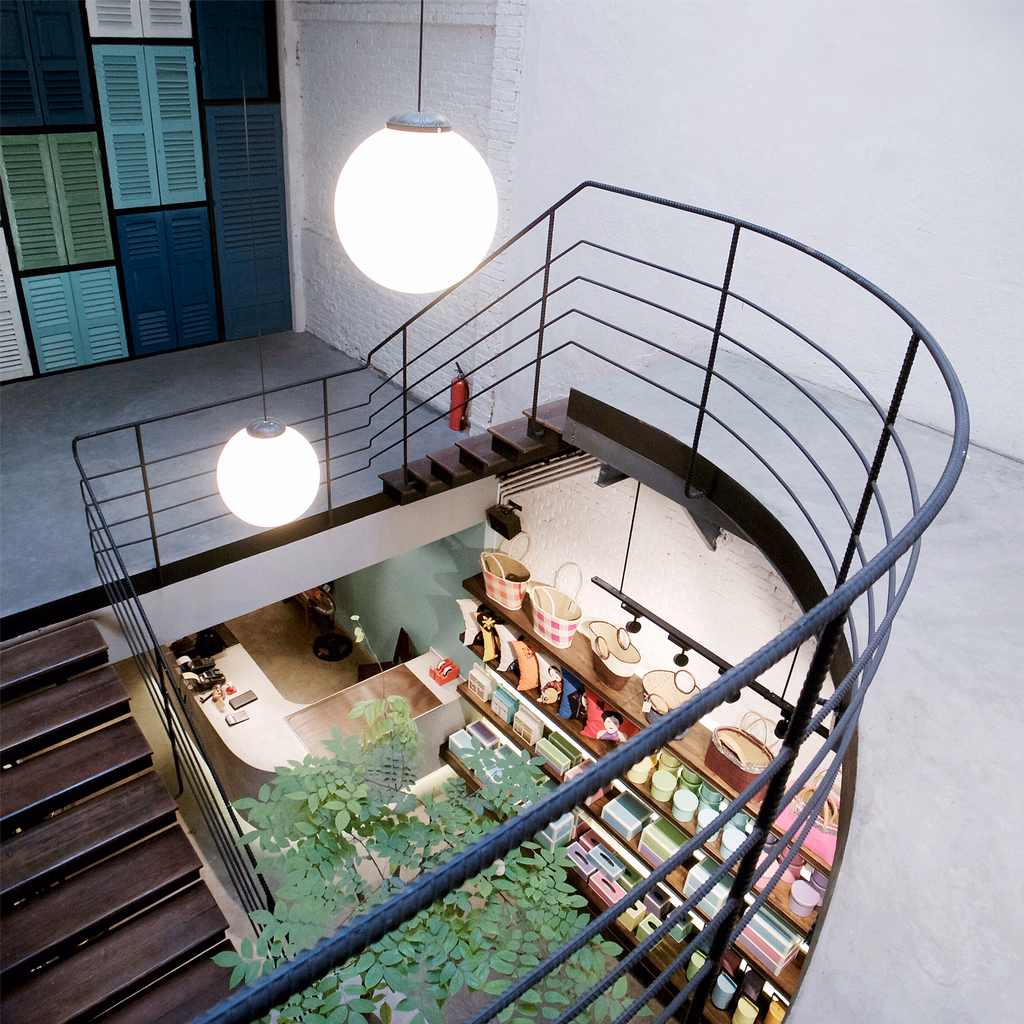 Saigon boutique — image 12