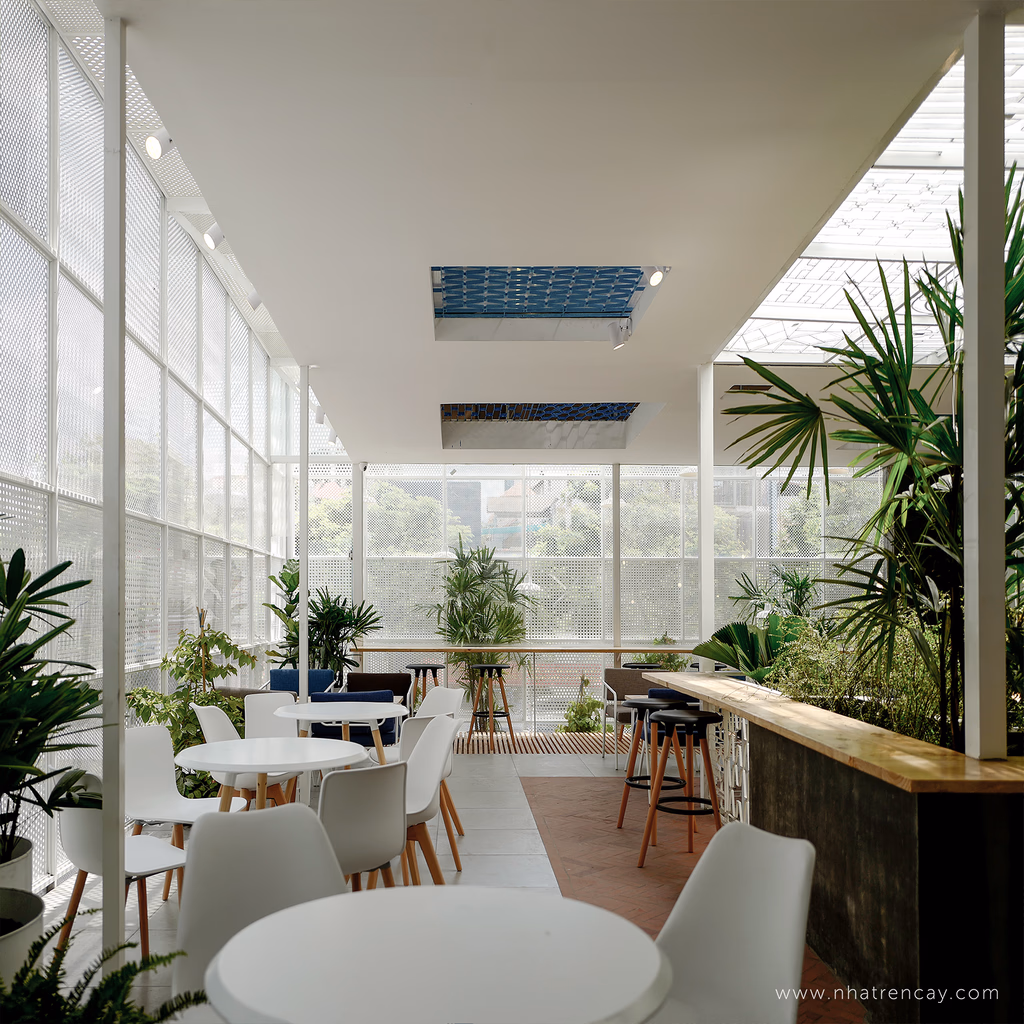 Urban Station — image 13